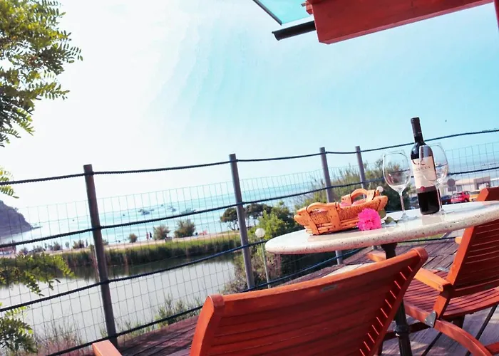 Piran Beach House - Private Oasis - Beachfront Apartment With A Sea View Terrace