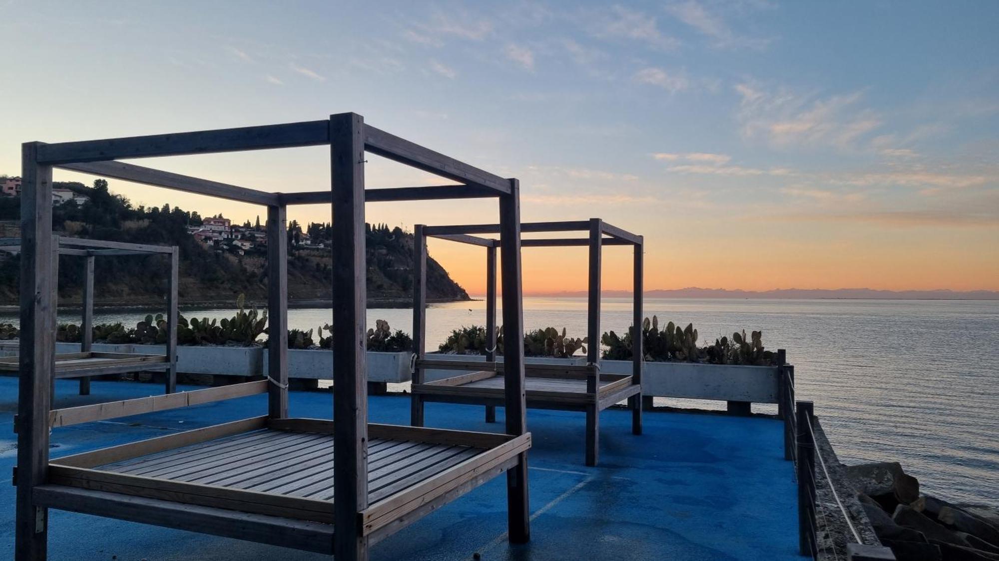House - Private Oasis - Beachfront With A Sea View Terrace *